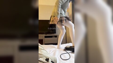 白丝Jk小母狗 想被主人的鸡吧干 可你下面血还没干 没关系的 操逼时间到流动的飞机杯被无套内射 销魂的表情