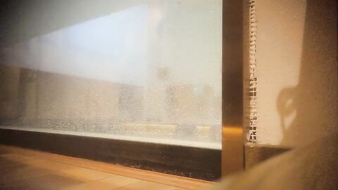 真实良家偷情，【推油少年】，偷拍，人妻已经是老熟人，酒店洗完就开始享受，私密处水汪汪！