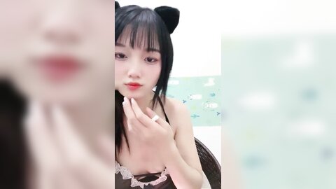 颜值很高的妹子跟狼友撩骚互动，浴室洗干净了伺候小哥大鸡巴，深喉口交激情上位无套抽插，内射中出不要错过