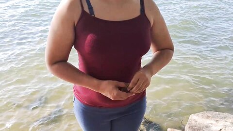 වේසා කමේ යන එකිට එකෙක් සෙට් වෙලා වැව ලගදි ගලේ තියන් කිම්බ පැලුවා Asian