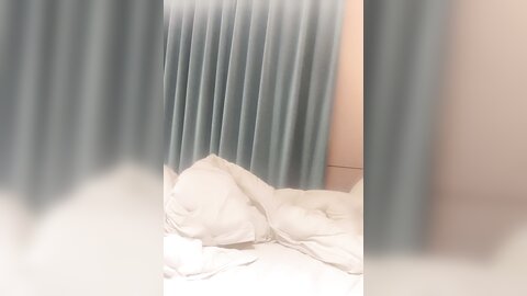 ❤❤G罩杯八字大奶，眼镜包臀裙Ol风，抓着手揉奶子，骑在身上想被操，主动扶屌骑乘位，干淫荡小骚逼