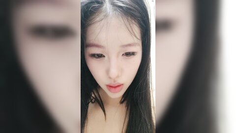 ❤️❤️光头大叔最近约的小姐姐4， 每天晚上多要干，舌钉文静小骚货，假屌插穴舔逼，后入骑乘位爆草