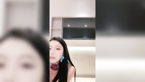 ❤️❤️颜值车模小姐姐，酒店炮友操逼，微毛超肥美穴，翘起双腿求插入，黑丝高跟鞋骑上来，让人欲罢不能