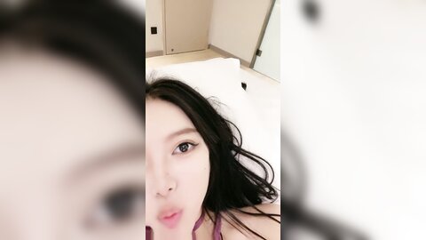 ❤️❤️颜值车模小姐姐，酒店炮友操逼，微毛超肥美穴，翘起双腿求插入，黑丝高跟鞋骑上来，让人欲罢不能