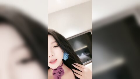 ❤️❤️颜值车模小姐姐，酒店炮友操逼，微毛超肥美穴，翘起双腿求插入，黑丝高跟鞋骑上来，让人欲罢不能