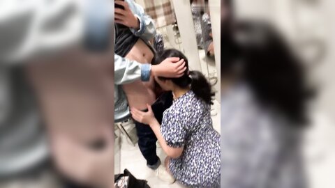 《百度云泄密》小伙和性欲旺盛的美女同事❤️在商场的更衣间直接开干