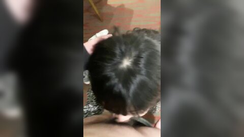 《百度云泄密》小伙和性欲旺盛的美女同事❤️在商场的更衣间直接开干