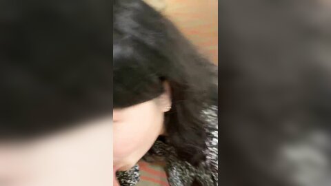 《百度云泄密》小伙和性欲旺盛的美女同事❤️在商场的更衣间直接开干