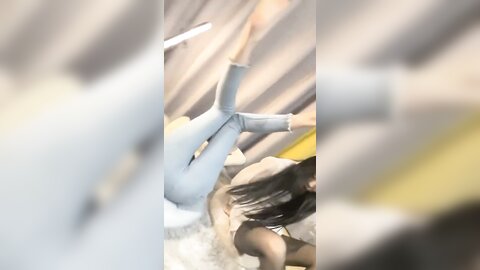 双飞高颜值闺蜜 啊不行了疼 萝莉美眉身材苗条鲍鱼粉嫩 被无套输出 再操御姐型多毛大鲍鱼