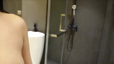 漂亮大奶人妻吃鸡乳交 身材丰满 酒店约操大洋吊 操遍房间每个角落 被无套输出 口爆 射了满满一脸