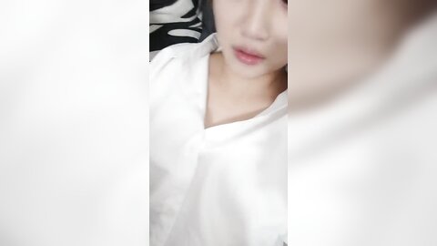 漂亮大奶小姐姐 鸡吧洗了没有有股味 皮肤白皙身材丰满 在家被小哥哥无套狂怼 爽叫不停 内射