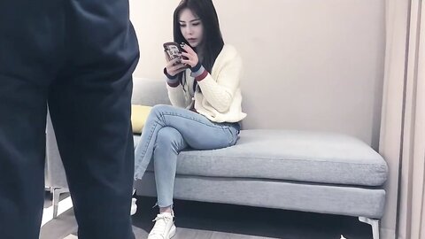 高颜大奶小姐姐 你这个怎么这么大吖 这个吊简直吊 老公我爽够了我错了 身材丰满被大鸡吧多姿势