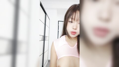 ❤️❤️纯欲系清纯美少女，露奶护士情趣装，扭腰摆臀诱惑，棒子猛捅骚逼，淫水白浆直流，无毛骚逼骑乘位