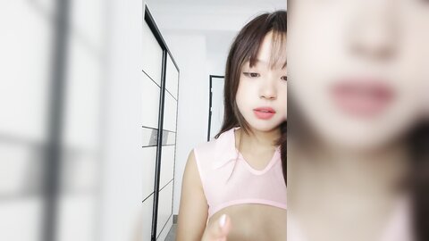 ❤️❤️纯欲系清纯美少女，露奶护士情趣装，扭腰摆臀诱惑，棒子猛捅骚逼，淫水白浆直流，无毛骚逼骑乘位