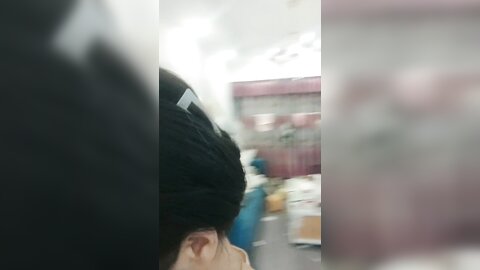 制服露脸极品小妹的诱惑，洗干净化好妆伺候男友激情啪啪，各种舔弄大鸡巴样子好骚，被男友无套爆草内射中出