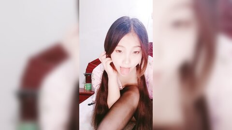 年8月，暑期大学生兼职，【学妹兼职】，被中年大叔忽悠家中，啪啪狂草，拉屎自慰极度反差！