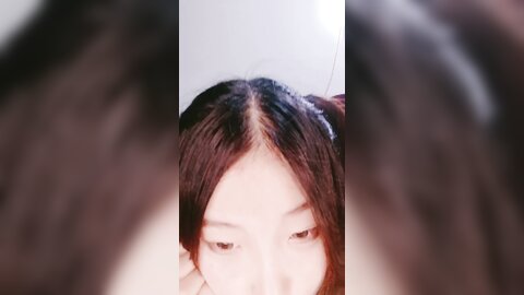 年8月，暑期大学生兼职，【学妹兼职】，被中年大叔忽悠家中，啪啪狂草，拉屎自慰极度反差！