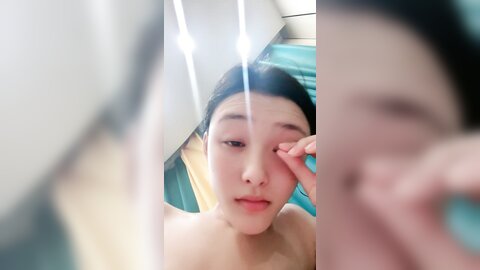 风骚大奶极品女秘书的诱惑，跟大哥69口交大鸡巴，激情上位被大哥多体位爆草抽插，浪叫不止表情好骚精彩刺激