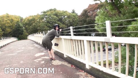 Hot Japanese Girl +18 Use Sex Toys In A Park On Tokyo