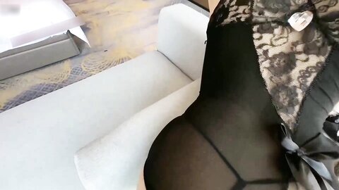 反差极品身材人妻✅趁老公不在家酒店约会偷情，美腿丝袜 丰满韵味又漂亮的姐姐，大奶大屁股！这身材简直了