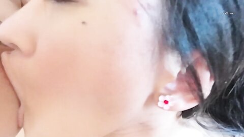 漂亮大奶美眉吃鸡啪啪 爱唱歌女友在家被黑大吊男友无套输出 内射满满一鲍鱼