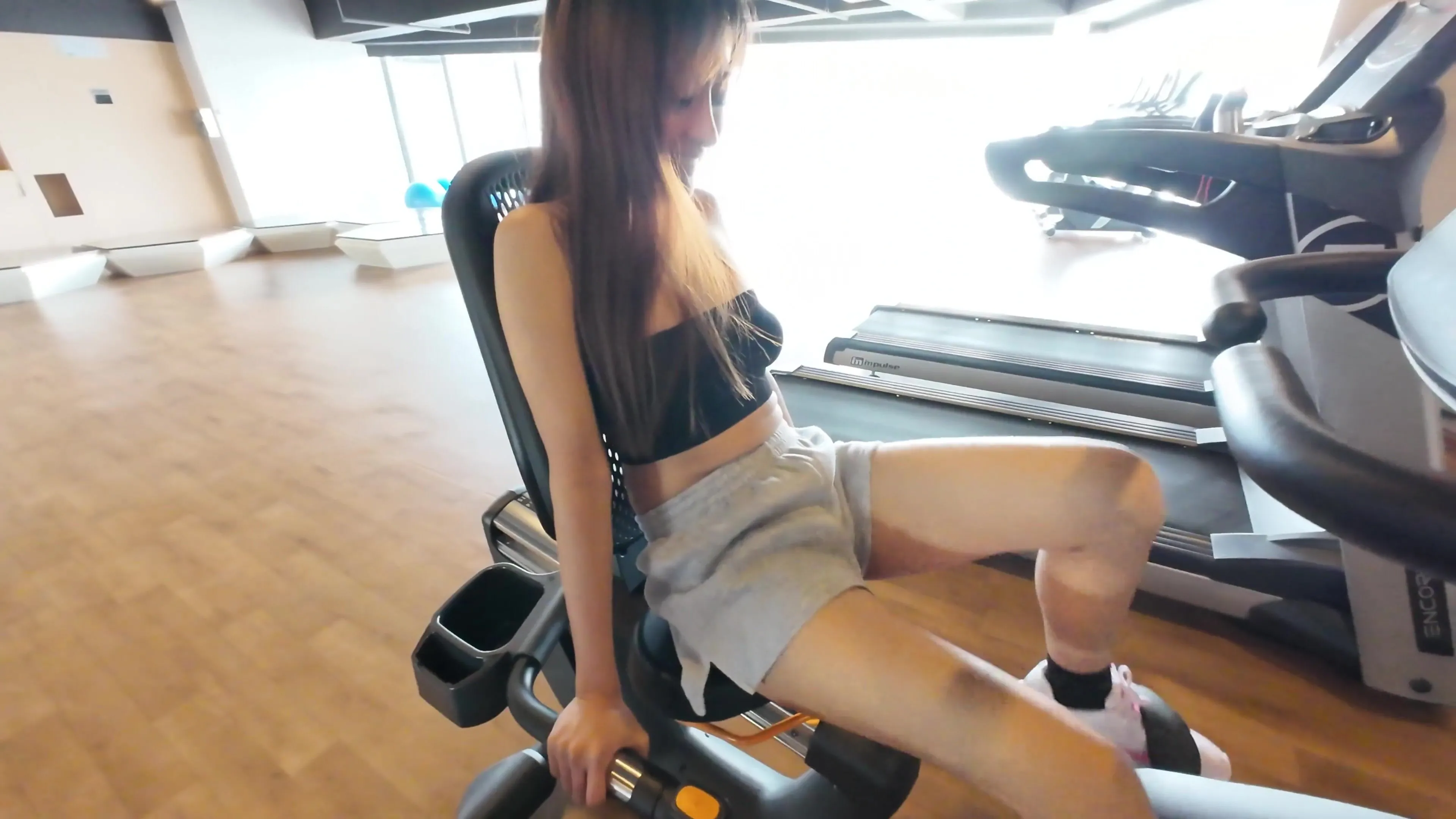 Tuapsedagi yovvoyi plyaj porno video