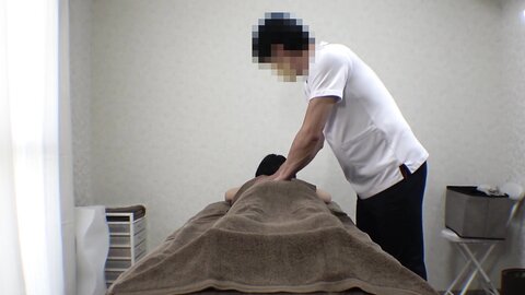 4518464 Exclusive50% OFF!*Half price until 26 Aug! [The slender beauty, who was shy and had a hard body, is completely relaxed by the erotic massage and opens up her lust! She is enjoying SP in a cowgirl posi...