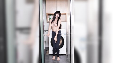 [Cosplay] 黏黏团子兔 咬人小小兔 – 2024年7月作品『自助洗衣房』怦然心动 [73P1V-1.26GB]