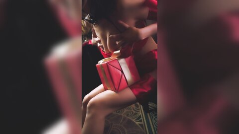 [COSPLAY] 香草喵露露 - 杨枝甘露 红色丝带礼物[54P1V-1.68GB]