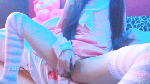 Kawaii Asian Girl Touching Her Pussy And Humping Pillow When Parents Ar