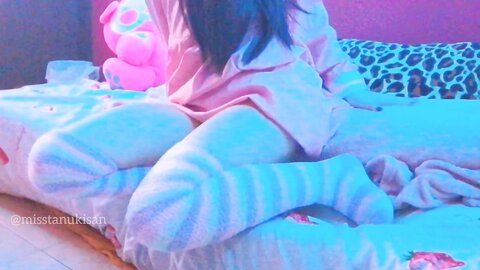 Kawaii Asian Girl Touching Her Pussy And Humping Pillow When Parents Ar