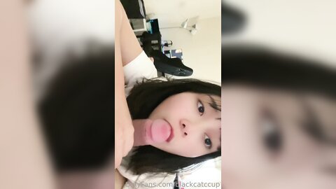 ✨【足控狂喜】国产清纯美足M小母狗「Blackcatluna」Of露脸私拍 反差婊欲求不满自慰足交性爱多人啪啪