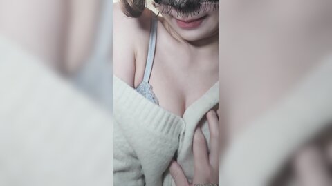 极品反差优雅气质尤物女神『Demi爹咪』✅白里透红的极品粉嫩身姿 近距离高清大屌抽插内射中出白虎美穴