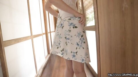 Graphis Gals – Kanan Amamiya 天宮花南 - Heartfelt Kiss Clip 01