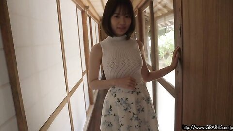 Graphis Gals – Kanan Amamiya 天宮花南 - Heartfelt Kiss Clip 01