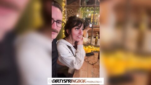 Aaliyah Yasin Gets Fingered At The Busy Restaurant