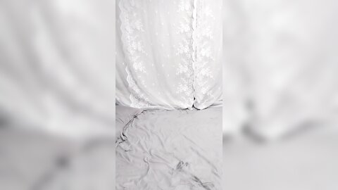 极品美少妇的诱惑，全程露脸丝袜高跟跟大哥激情啪啪，口交大鸡巴深喉舔逼，无套抽插爆草，被大哥射脸射嘴