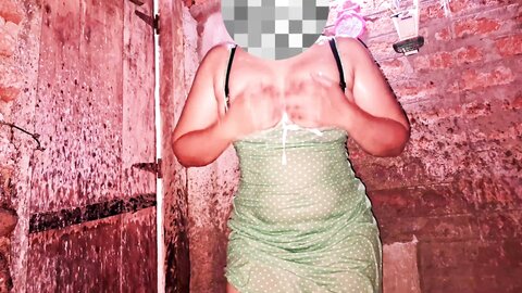 නාන ලස්සන ඇදුම් තෙමුනාම මෝල් වෙනවා Asian Girl Amazing Fun Bathroom