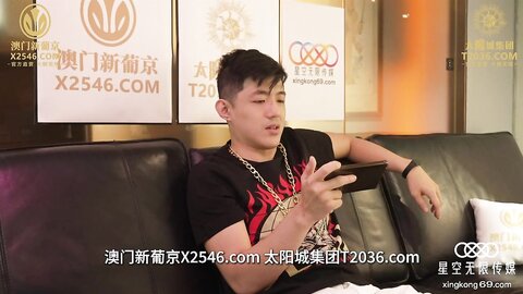 星空传媒XKVP106销售女主播拜倒在金主爸爸的鸡之下