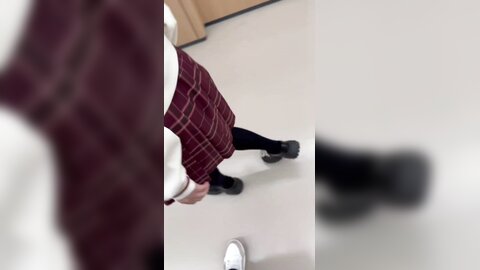 Jk短裙小妹还是懂点江湖规矩❤️吃完饭就去开房操的直乱叫