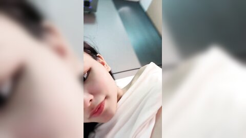 ❤️❤️豹纹短裙极品小骚货，厨房大战操骚逼，扶腰后入干美臀，转战床上，骑乘位打桩机，粉嫩小骚逼
