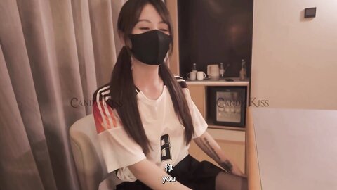 极品骚婊反差嫩模『Candykiss』✅男友不在家和男闺蜜一起看世界杯，勾引男闺蜜看到床上，小穴穴被男闺蜜爆炒