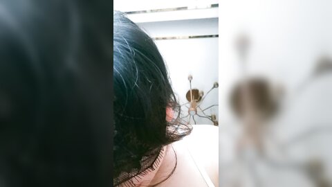 饥渴少妇活好不粘人，跟小哥在家激情啪啪性爱直播，互动狼友撩骚，深喉大鸡巴，激情上位无套抽插内射骚穴