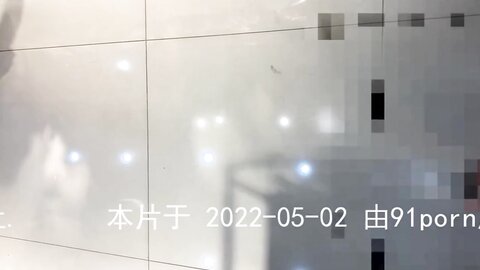 塞跳蛋去买东西，然后带去酒店射乳
