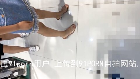 塞跳蛋去买东西，然后带去酒店射乳