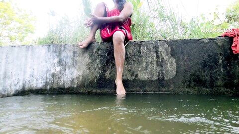 Sri Lankan Hot Girl Bathing