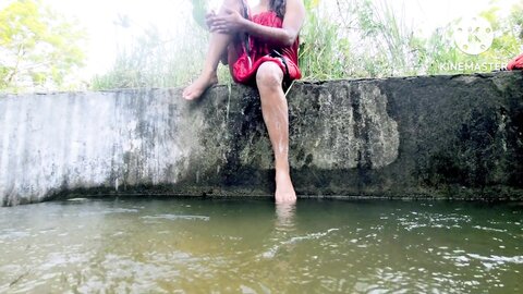 Sri Lankan Hot Girl Bathing