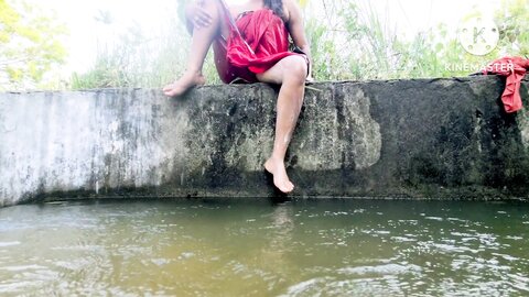 Sri Lankan Hot Girl Bathing