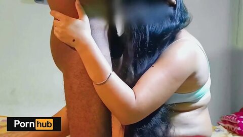 उत्तेजना से भरी एक देसी लड़की को मुखमैथुन दे कर योनि में संभोग किया कुत