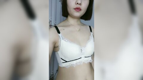 风骚的小少妇露脸深夜激情，黑丝诱惑道具抽插，69口交大鸡巴，被大哥无情抽插爆草，浪叫不止，表情好骚啊